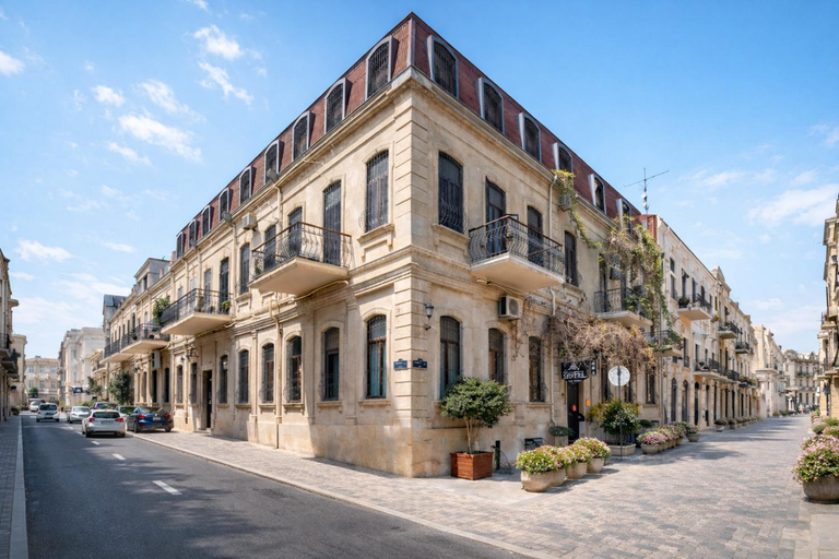Exterior & Views