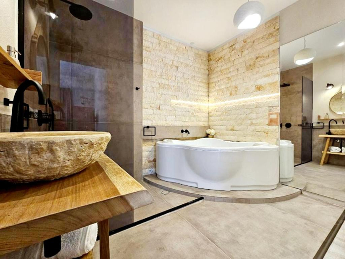 Bathroom 2, Golden City Center Suites, South Aegean