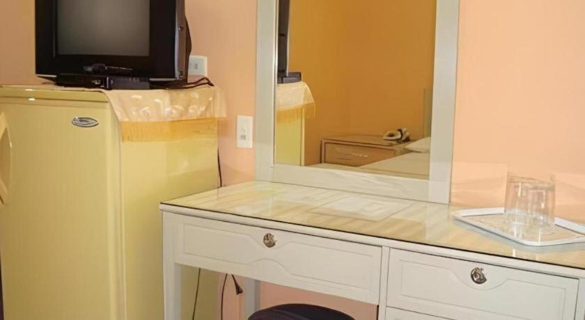 Bathroom 4, Cebu Northwinds Hotel, Cebu City