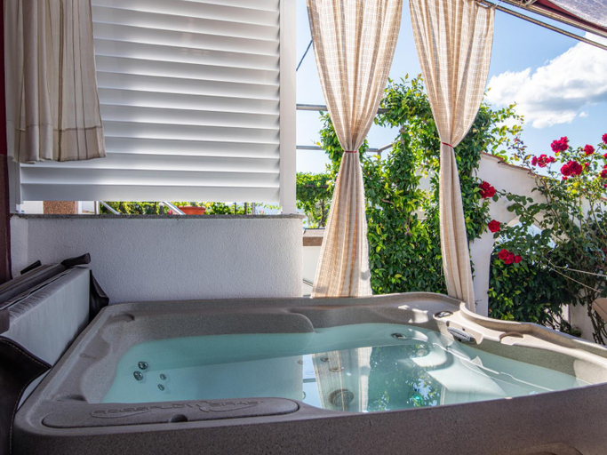 Bathroom 4, Holiday Home in Arbanija with Sea Views, Trogir