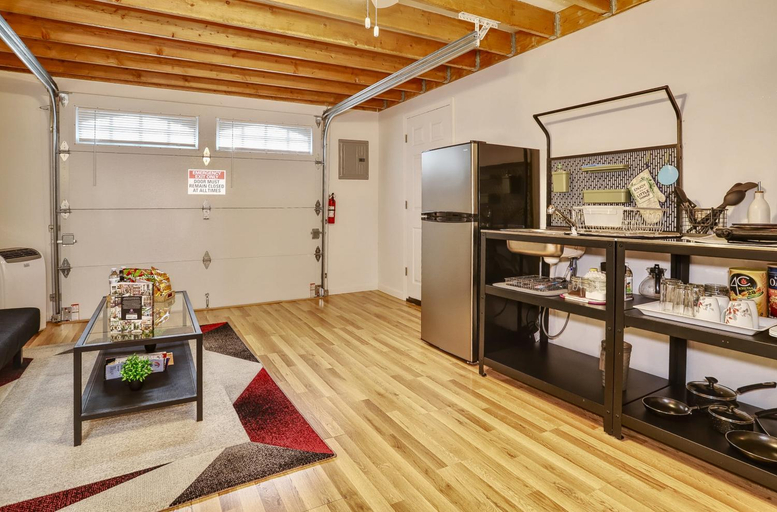 Kitchen 3, NYC Style Loft Studio Direct Bus to Times Square, North Bergen