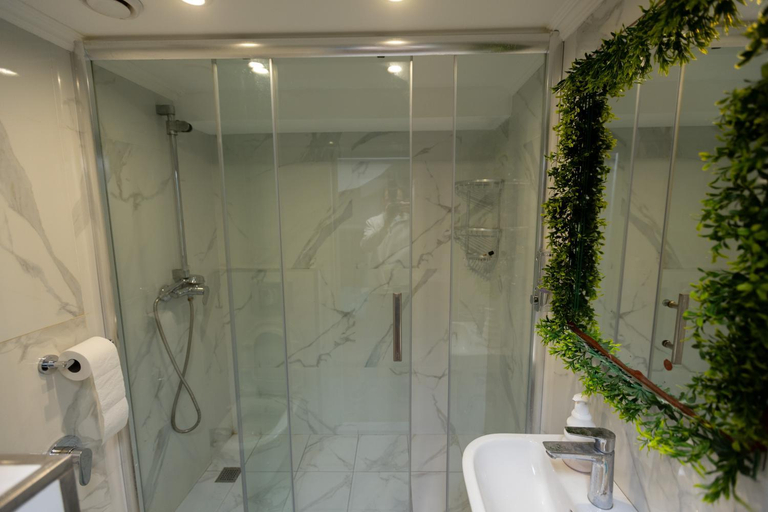 Bathroom 4, Antique Palace Hotel Baku, Baku