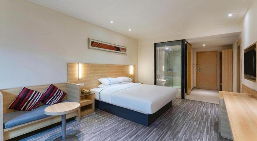 Bedroom 2, City Comfort Inn Huizhou Shuikou Huxi Avenue, Huizhou