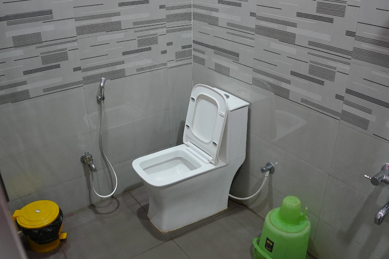 Bathroom 5, Hotel Asha Palace By Basotel, Deoghar