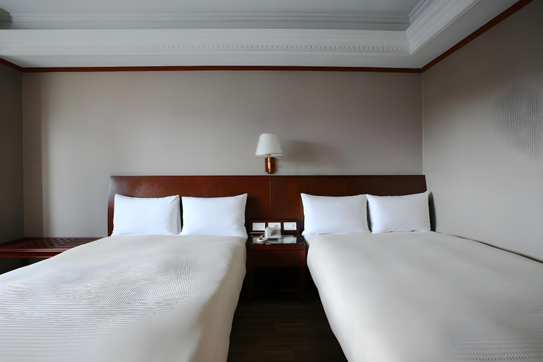 Bedroom 3, Hua Du Hotel, Keelung