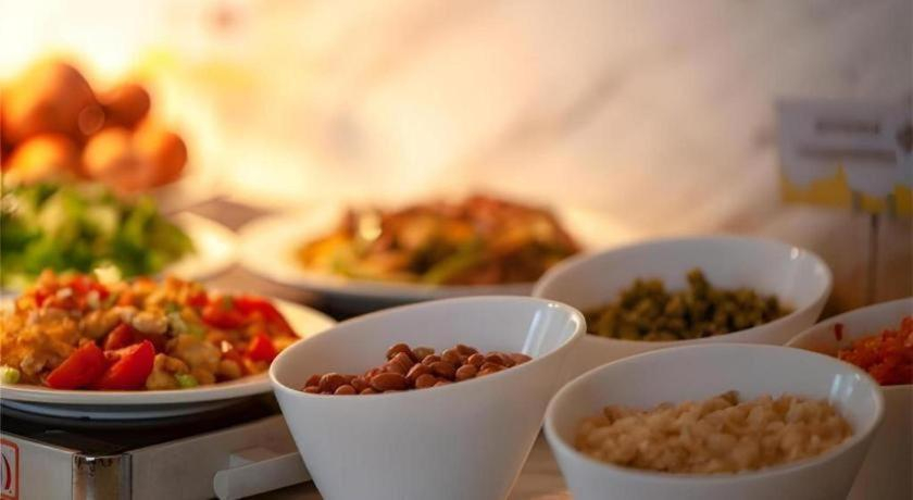 Food & Drinks 4, City Comfort Inn Hechi Du'an Wenti Square, Hechi