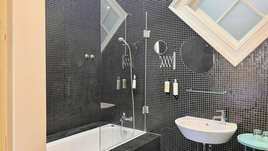 Bathroom 4, Casa dos Loios by Shiadu, Porto