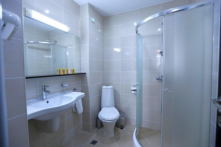 Bathroom 4, Hotel Zara, Bansko
