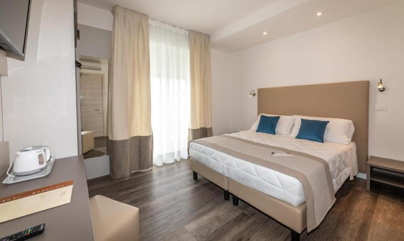Bedroom 2, Hotel Mayer, Venezia