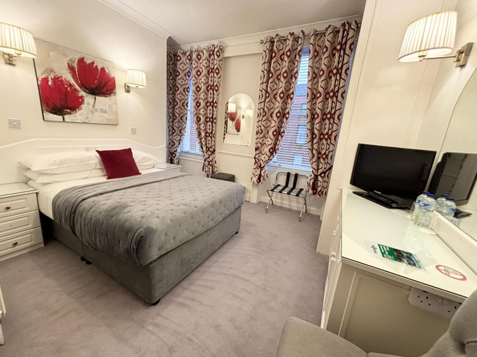 Bedroom 3, Dergvale Hotel, Dublin