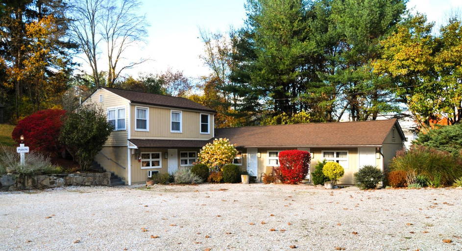 Exterior view 3, Cornwall Inn, Litchfield