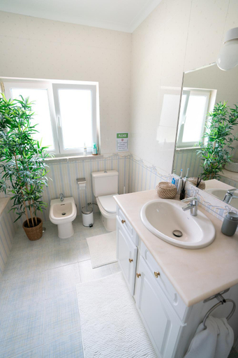 Bathroom 2, Sunny Soul, Cascais