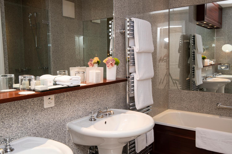 Bathroom 5, Hotel Des Trois Couronnes & Spa, Pays-d'Enhaut