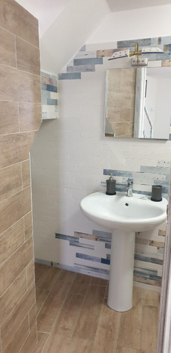 Bathroom 3, CETARA - ALBERGO DIFFUSO, Salerno