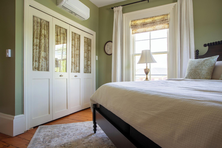 Bedroom 2, Magnolia Inn, Lunenburg