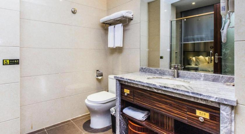 Bathroom 3, Foshan Xin Hu Hotel, Foshan