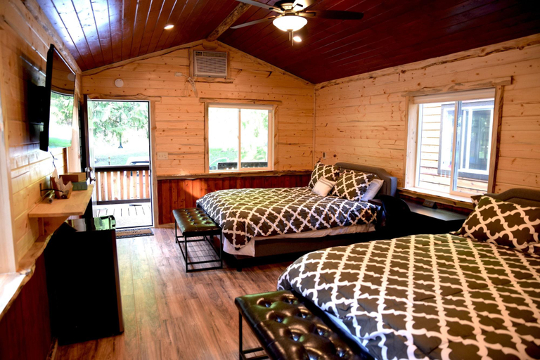 Bedroom 2, Gateway Inn & Cabins, Pierce
