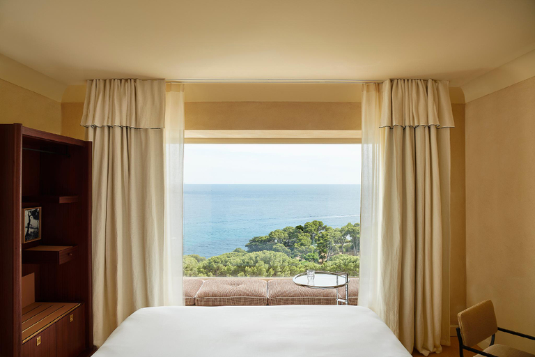 Bedroom 3, Hotel Le Provencal, Var