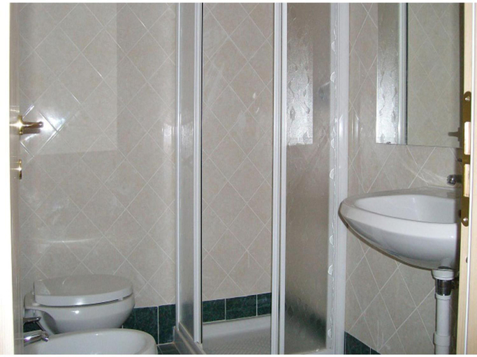 Bathroom, Apartment Borgo Verde in Imperia, Imperia