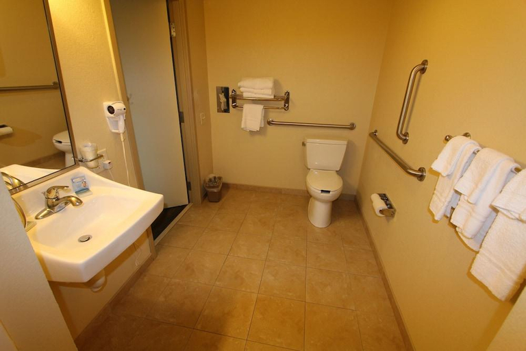 Bathroom 3, Gold Leaf Hotel of Dewey, Sussex