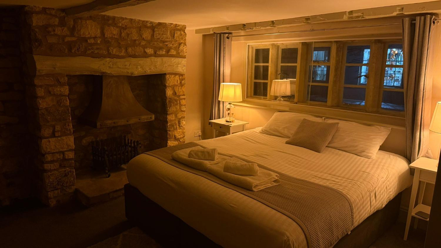 Bedroom 4, The Red lion, Gloucestershire