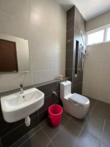 Bathroom 2, [OFFICIAL] Desaru Villa Resort @ Arcadia, Kota Tinggi