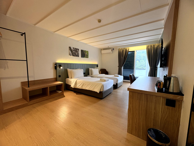 Wyndham Garden Shahzan Fraser's Hill Room Type - Mobility Accessible Room, Roll-In Shower, Non-Smoking Wyndham Garden Shahzan Fraser's Hill Room Type - Mobility Accessible Room, Roll-In Shower, Non-Smoking