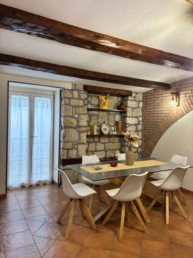 Others 4, Deattellis House accogliente mansarda in palazzo storico, Campobasso