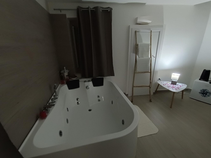 Bathroom 4, B&B Domus San Pietro, Cosenza