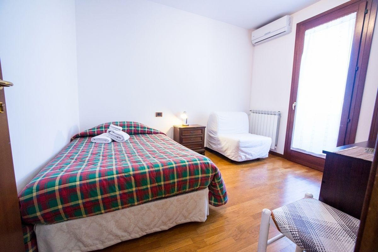 Bedroom 2, RELAX locazione turistica, Rovigo