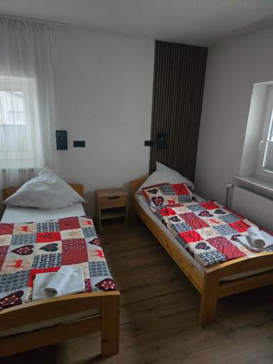 Bedroom 1, Karolingerweg, Neumarkt in der Oberpfalz