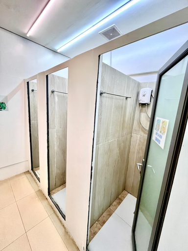 Bathroom 3, Big Paul Hostel, El Nido