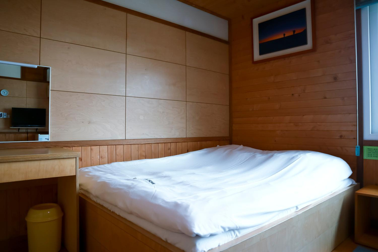Bedroom 2, Backpacker's Home, Seogwipo