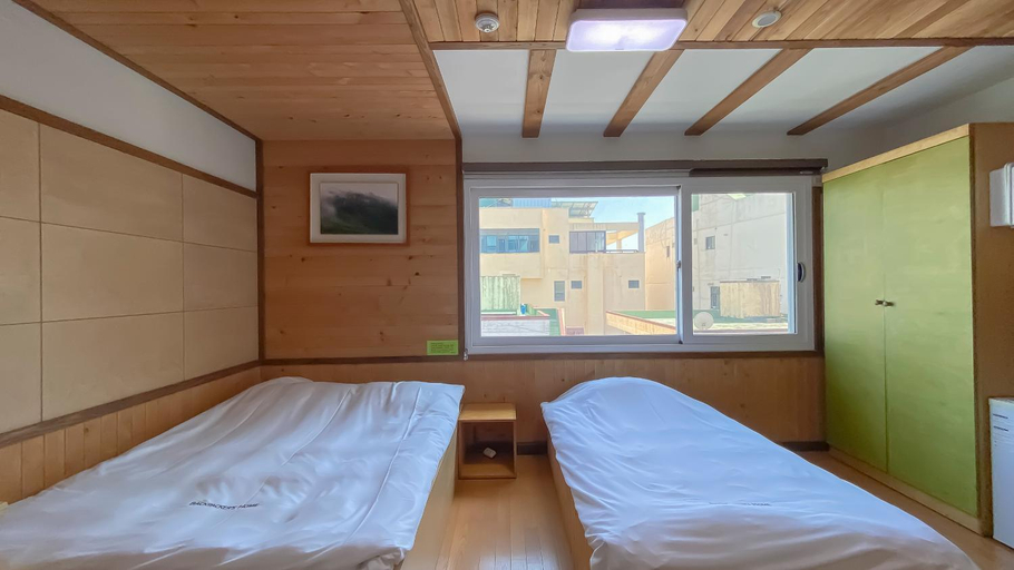 Bedroom 4, Backpacker's Home, Seogwipo