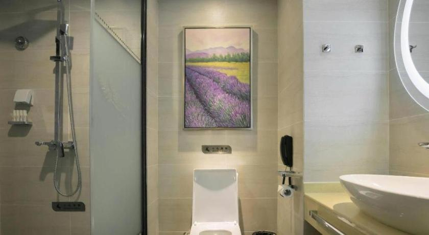 Bathroom 3, Lavande Hotels Yuxi Times Square, Yuxi