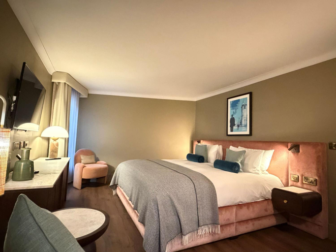 Bedroom 2, The Green, Dublin