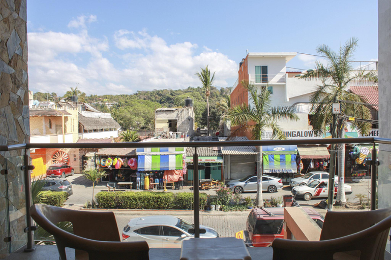 Food & Drinks 5, Auroza Resort, Compostela