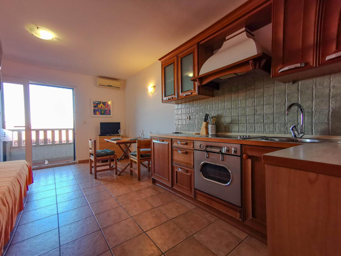Others 2, Molo Lozna Apartments, Postira