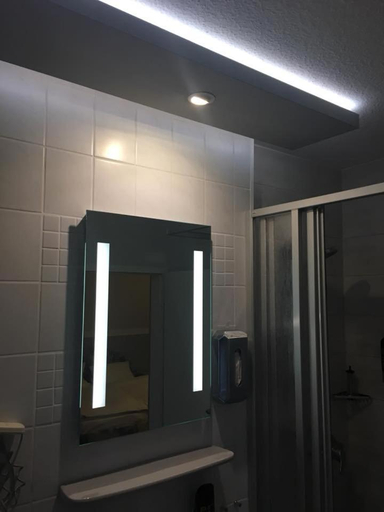Bathroom, Hotel am Ring, Magdeburg
