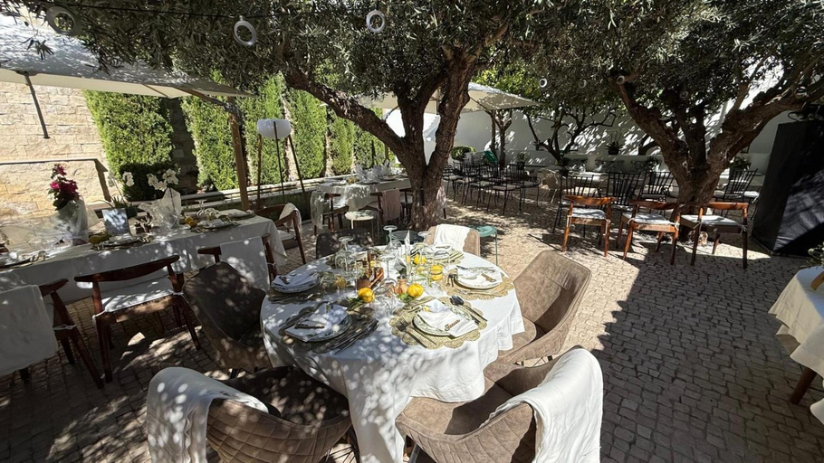 Food & Drinks 5, Eleven, Boutique luxury house & garden, Loulé