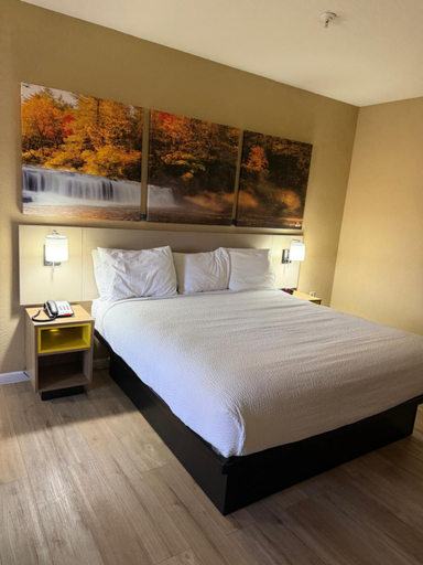 Bedroom 3, Cedartown Inn & Suites, Polk