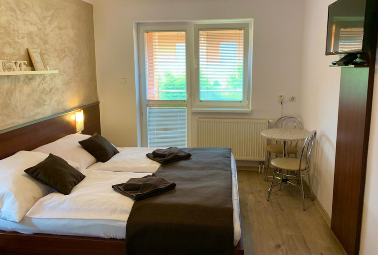 Bedroom 2, Penzion FONTANA, Nové Zámky