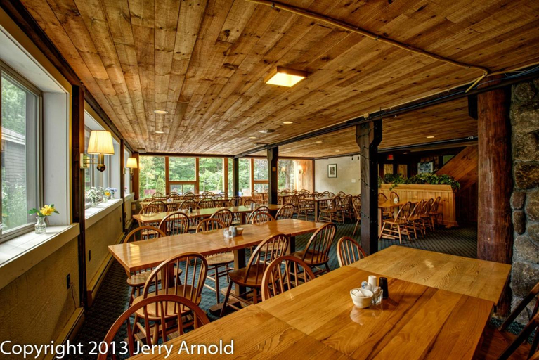 Food & Drinks, Snowy Owl Inn, Grafton
