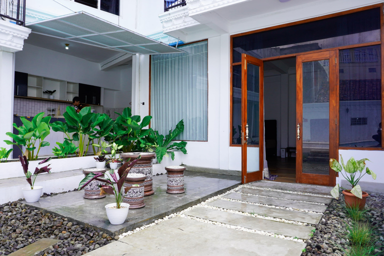 Exterior & Views 4, Omah Putih Lor Tugu Jogja, Yogyakarta