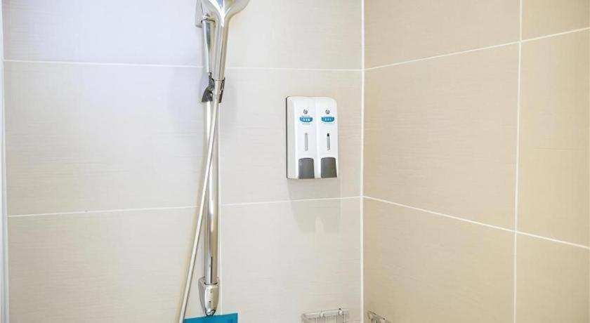 Bathroom 3, City Comfort Inn Beihai RT-Mart High Speed Railway, Beihai
