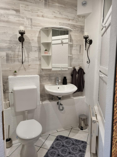 Bathroom 2, Pension Zum Burgwachter, Minden-Lübbecke