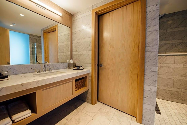 Bathroom, The Preston House and Hotel, Suffolk