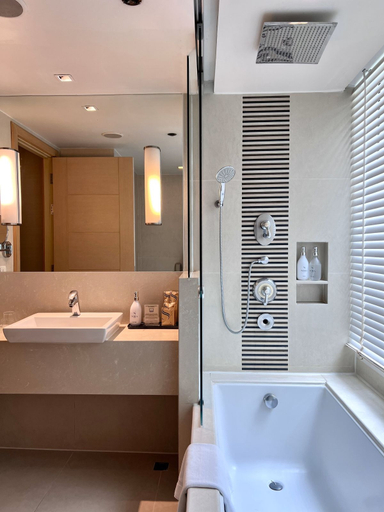 Bathroom 5, Sora Resort & Suites Sukhumvit, Khlong Toey