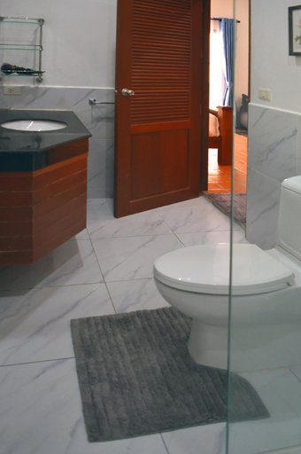 Bathroom 4, Four Bedroom Villa Private Pool BBQ & Free Parking, Pattaya