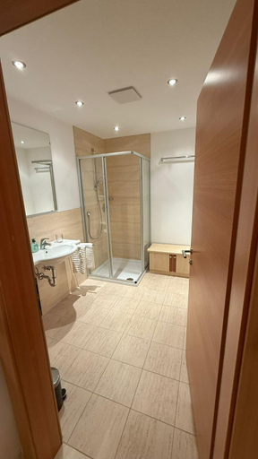 Bathroom 2, Terra Rossa, Landeck